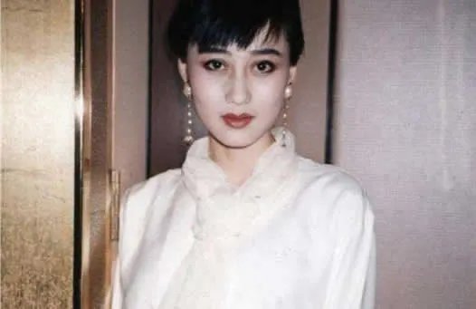 李连杰现在的真实现状2019:55岁李连杰回春近照