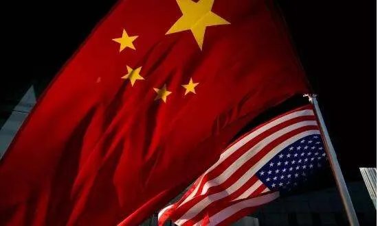 特朗普发表讲话又扔稿子谁写的稿?