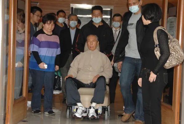 赌王何鸿燊丧礼如期举行却不下葬,这里面有什么讲究吗?