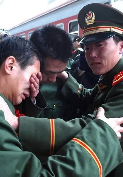 战友聚会通知了，没有参加聚会的这些人是什么心态呢？