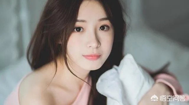 斗鱼周二珂停播俩月,再次出现竟是为了打广告,网友:不拿粉丝当人看,你怎么看?