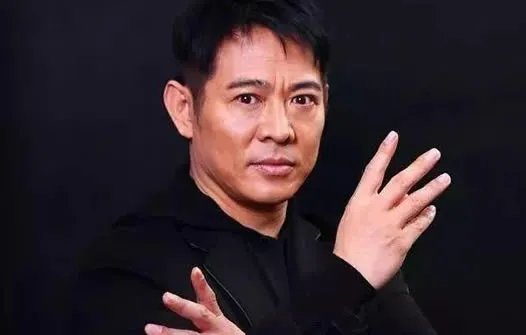 李连杰现在的真实现状2019:55岁李连杰回春近照