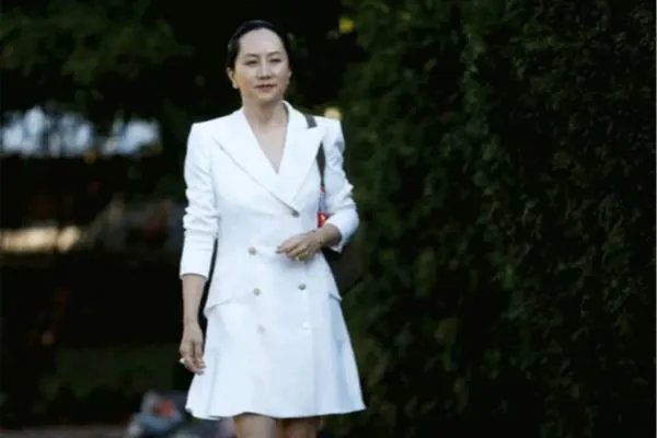华为对孟晚舟事件发声坚信她是清白的,你对孟晚舟有什么看法?