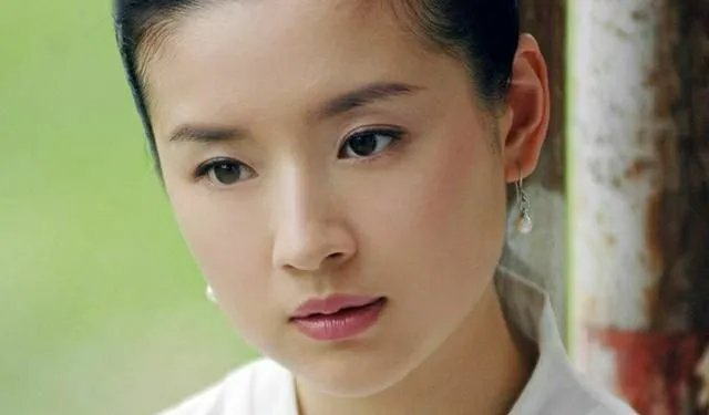潘粤明和董洁已经离婚8年,这八年他们过的怎么样?