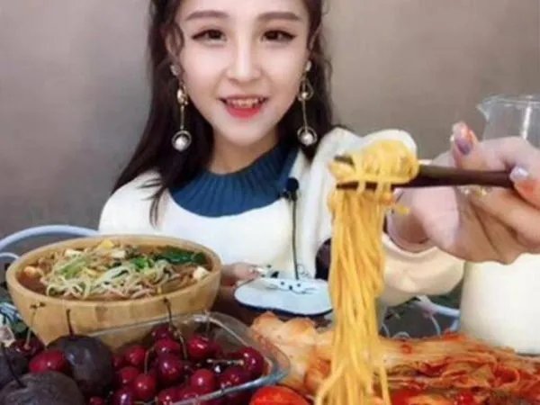 央视批所谓大胃王吃播浪费严重，你看过哪些过分的吃播主播？
