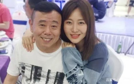 潘长江女儿30岁嫁豪门,人称“潘十亿”的潘阳如今过得怎么样?