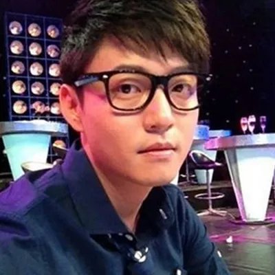 非常完美余儒海近况照片被扒 与瞳瑶牵手成功了吗？