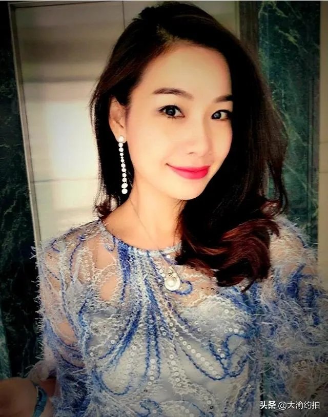 自拍摄影要不要用架子和灯?怎么用?