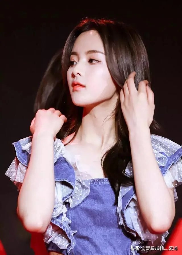 气哭孟美岐的“划水怪”陈姝君,真的能幸运成为第二个杨超越吗?