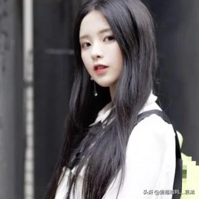 气哭孟美岐的“划水怪”陈姝君,真的能幸运成为第二个杨超越吗?
