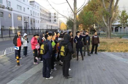 藏快递车混入清华被拦下了？