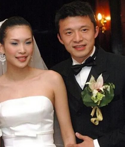 佟晨洁和谢晖离婚原因是什么？ 深扒两人离婚绝密内幕