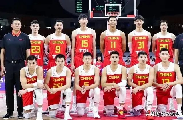 世界杯首战，中国男篮球员周琦拼到抽筋，如何评价周琦的拼搏精神？