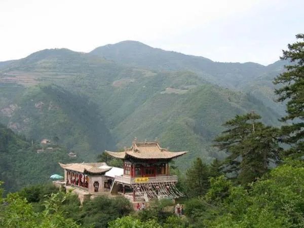 平凉市有几个县和几个区？