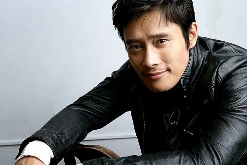 演员李秉宪真实身高 韩国军方数据只有168cm