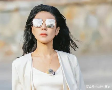 章子怡合照留下了章泽天而裁掉了苏芒,综艺被吐槽,苏芒为何不招人待见?