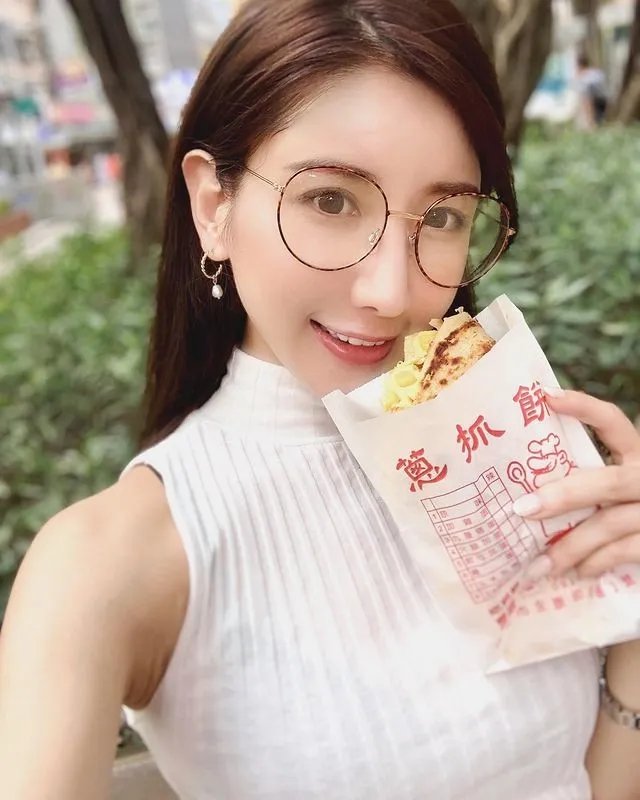 从写真转行健身的美女亚里沙福利图 美貌性感知性