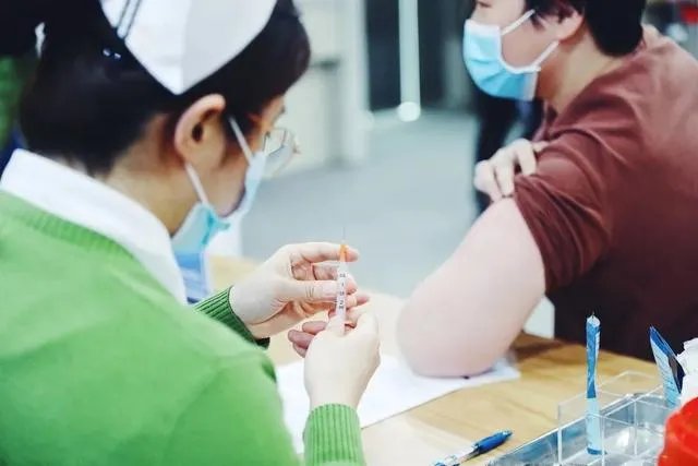 为什么一些人到现在还未打疫苗?未打的原因和解决的方法是什么?