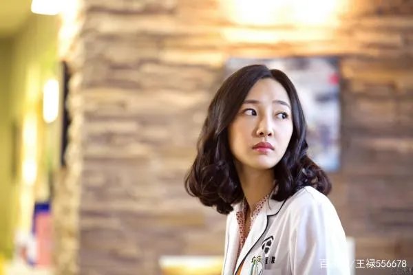 37岁白百何近况曝光,离婚后人气大跌,你认为她还能回归曾经吗?