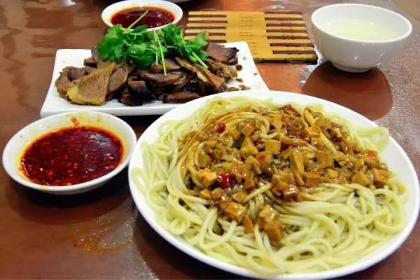 从兰州到敦煌自驾,沿途有哪些必去的景点