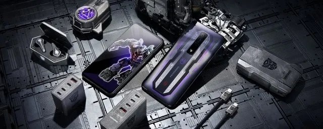 诚意十足联名诠释信仰之名!红魔x变形金刚限量联名游戏旗舰发布5999元起