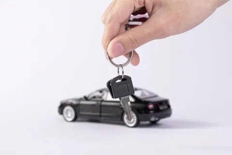 车贷几个月不还才扣车