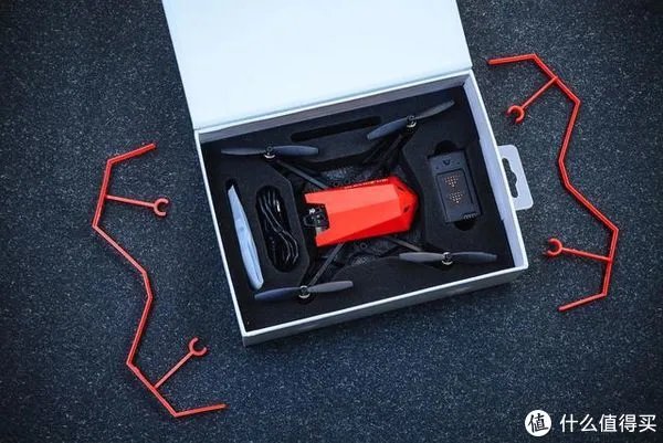 靠意念飞行到底有多玄乎？亲身体验UDrone意念无人机
