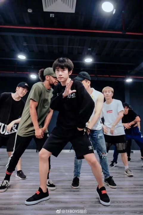 TFBOYS四周年演唱会直播在哪可以看,什么时候?