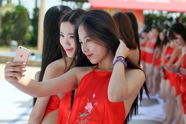 迟早逆生长的女生，脸上会有这3个缺陷，长大后会开挂？