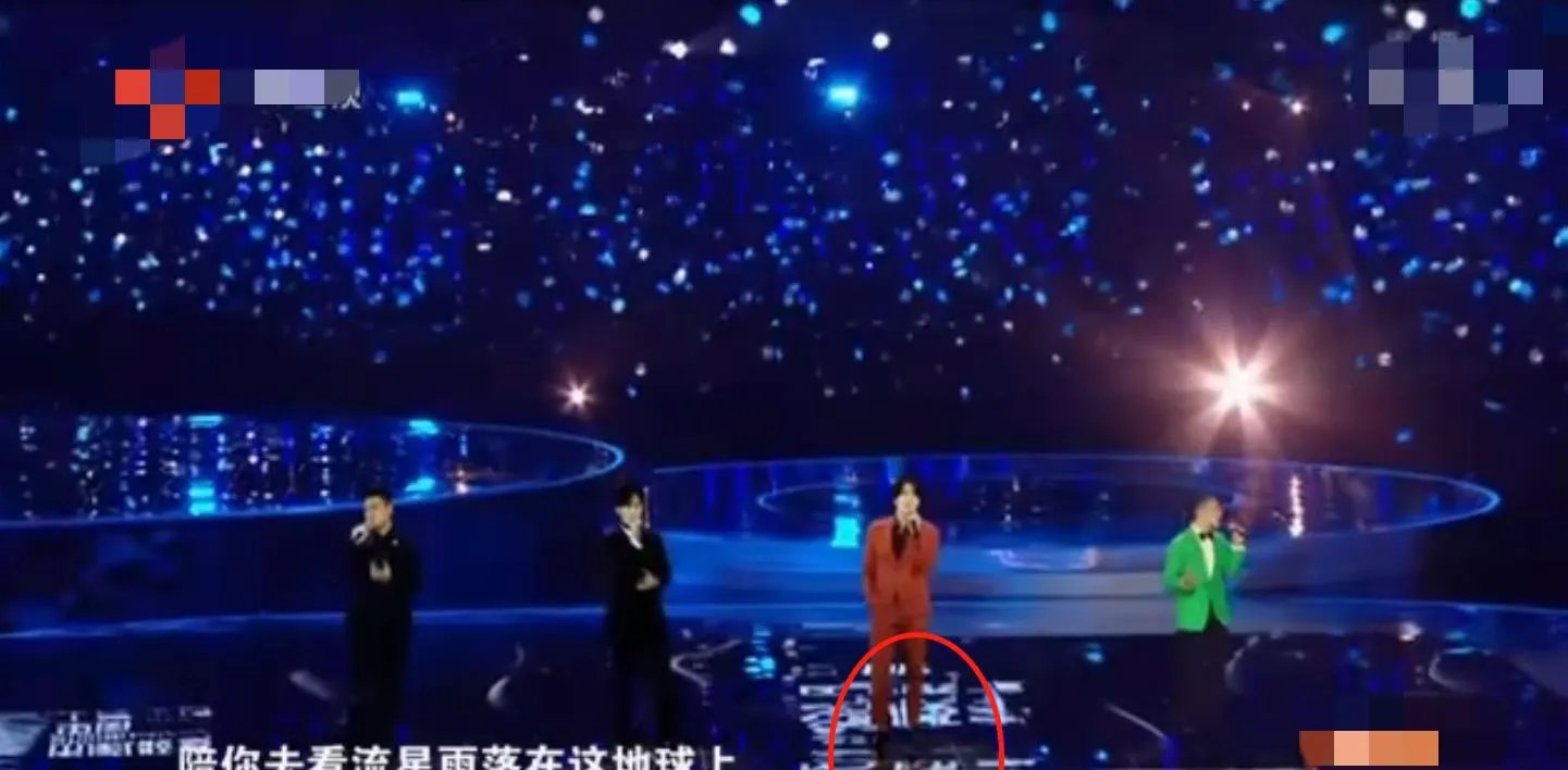 时隔七年F4聚首只有吴建豪在场，主办方是啥操作？