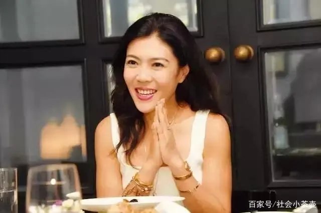 章子怡合照留下了章泽天而裁掉了苏芒,综艺被吐槽,苏芒为何不招人待见?
