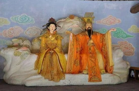 王母娘娘是玉帝的老婆还是母亲呢?