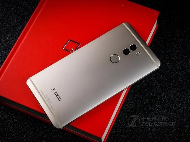 安全续航性能全占 360 Q5安全手机 南宁售2000元