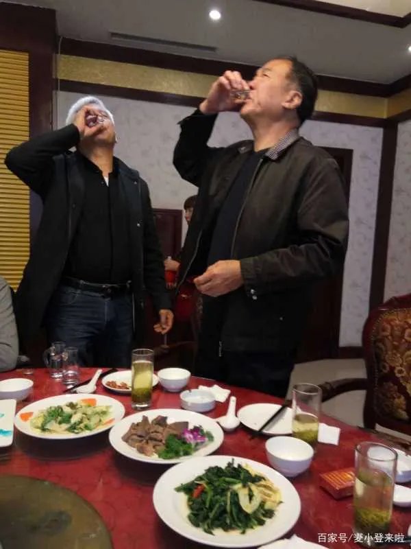 战友聚会通知了，没有参加聚会的这些人是什么心态呢？