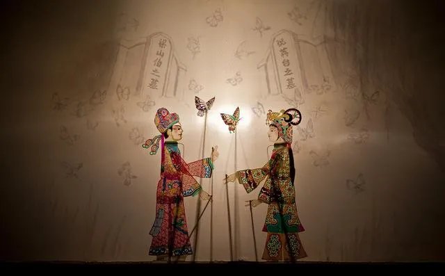 你还知道中国的其他传统艺术吗?请围绕什么真什么啊?写一段话,注意运用恰当的修辞手法,50字。