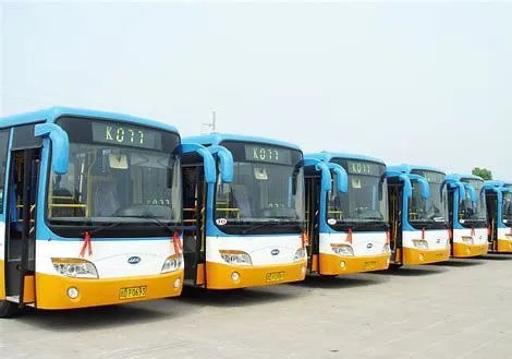 公交司机为什么给乘客下跪道歉?