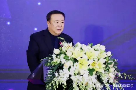 两婚两离的尤小刚，力捧小30岁女友，究竟图什么？