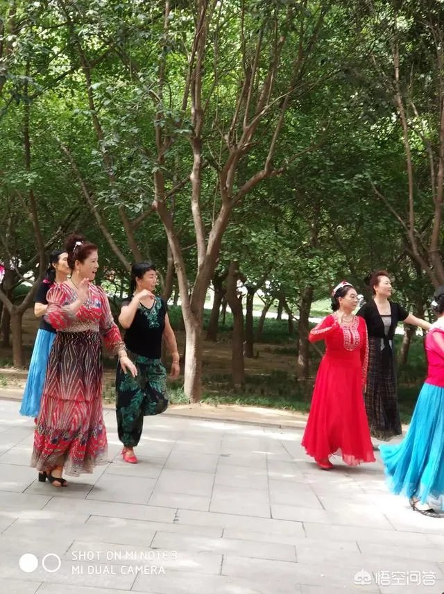 对于部分小区内大妈跳广场舞扰民这件事,你有什么看法?