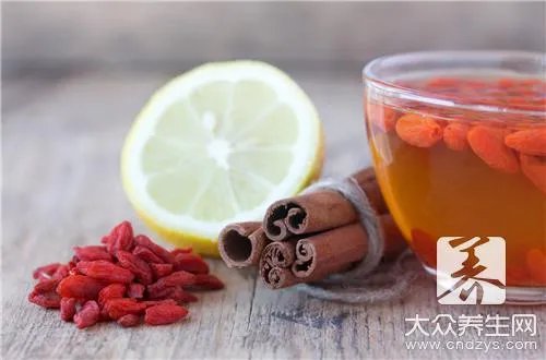 枸杞子泡茶放多少粒