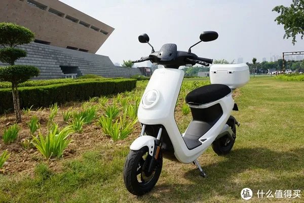 不粉不黑——小牛电动车 N1、M1 对比使用体验（附真人秀）