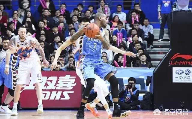 北京首钢男篮击败上海男篮,为什么是换出来的胜利?