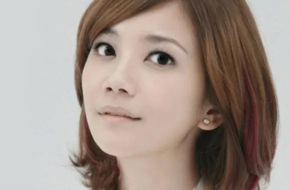 梁静茹承认与总裁男友分手,他们的这段恋情为何走不下去了?