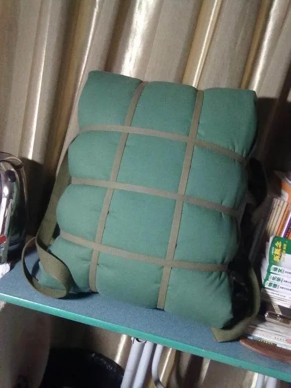 部队怎么打背包，求视频或图示