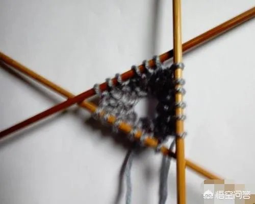 两种颜色的毛衣编织方法?