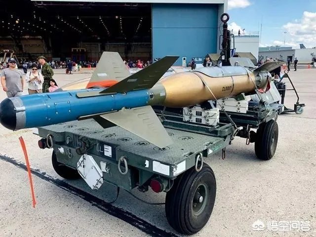 美国或以色列有权力用核钻地导弹去摧毁伊朗的核导基地吗？伊朗可以采取什么报复措施？