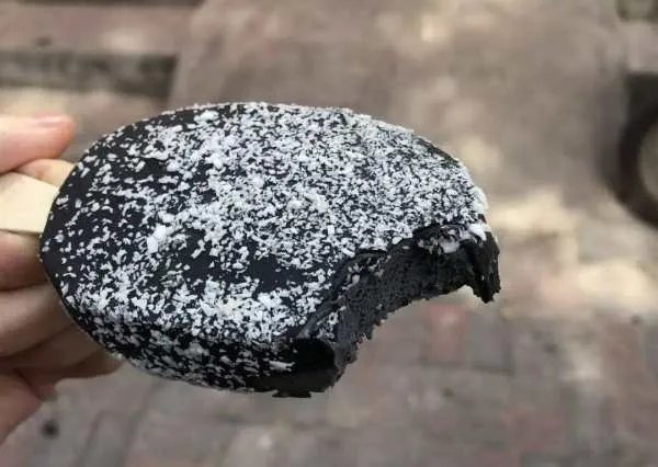对于爆红的双黄蛋雪糕检验不合格一事,你怎么看?