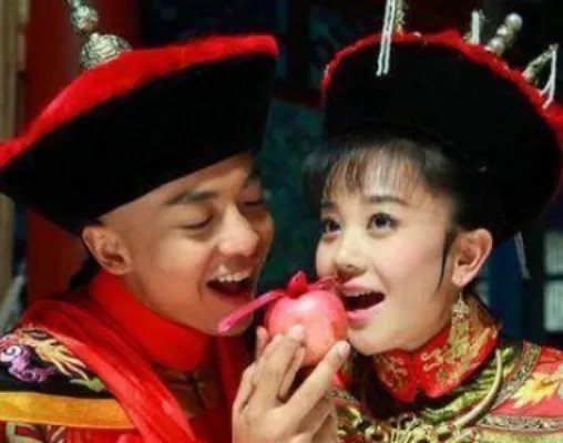历史上福尔康的历史原型是谁?姑姑是乾隆元后
