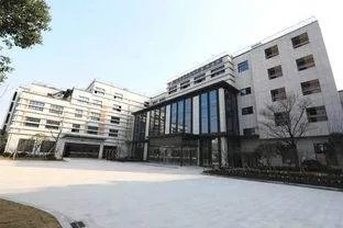 医院门口车祸无人救治,对此现象你怎么看?