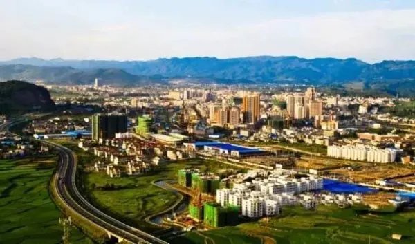 贵州独山县负债400亿,为何会花2亿建世界级建筑?