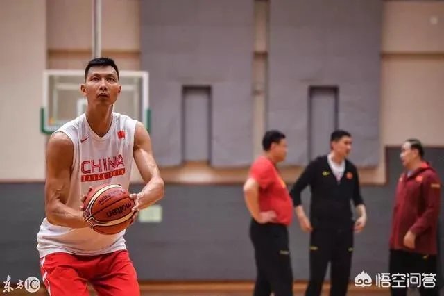 丁彦雨航击败易建联获得常规赛MVP,易建联为啥第一时间送上祝福?